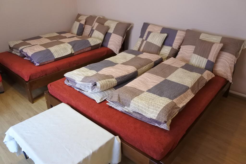 Kisasszony Apartman Егер Екстериор снимка