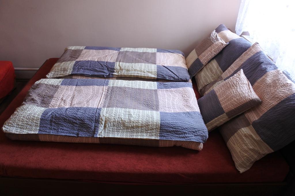 Kisasszony Apartman Егер Екстериор снимка